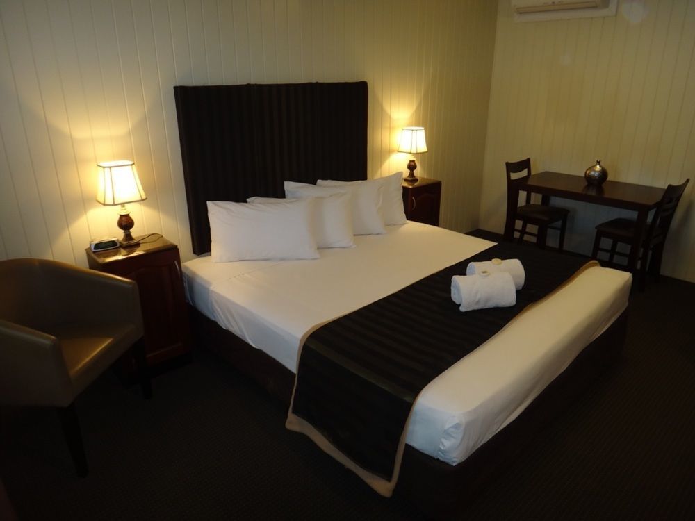 Country Plaza Motor Inn Mackay Eksteriør billede