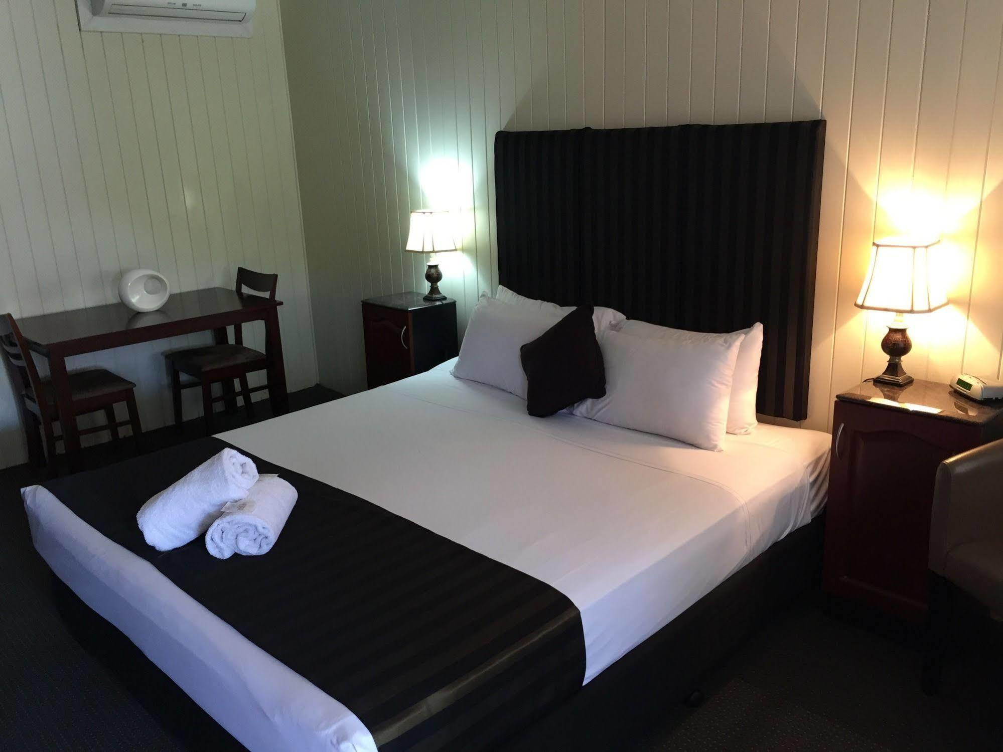 Country Plaza Motor Inn Mackay Eksteriør billede