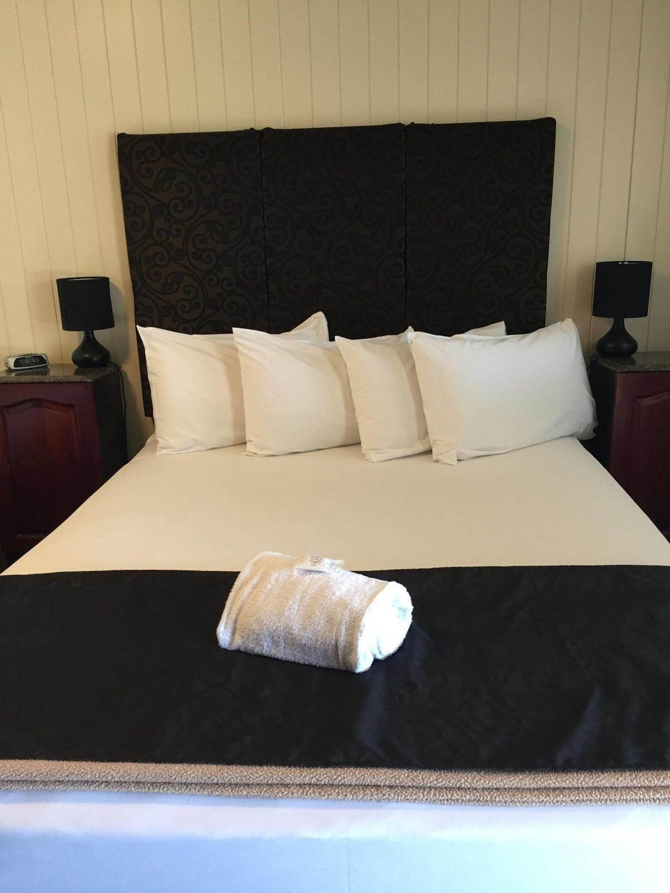 Country Plaza Motor Inn Mackay Eksteriør billede