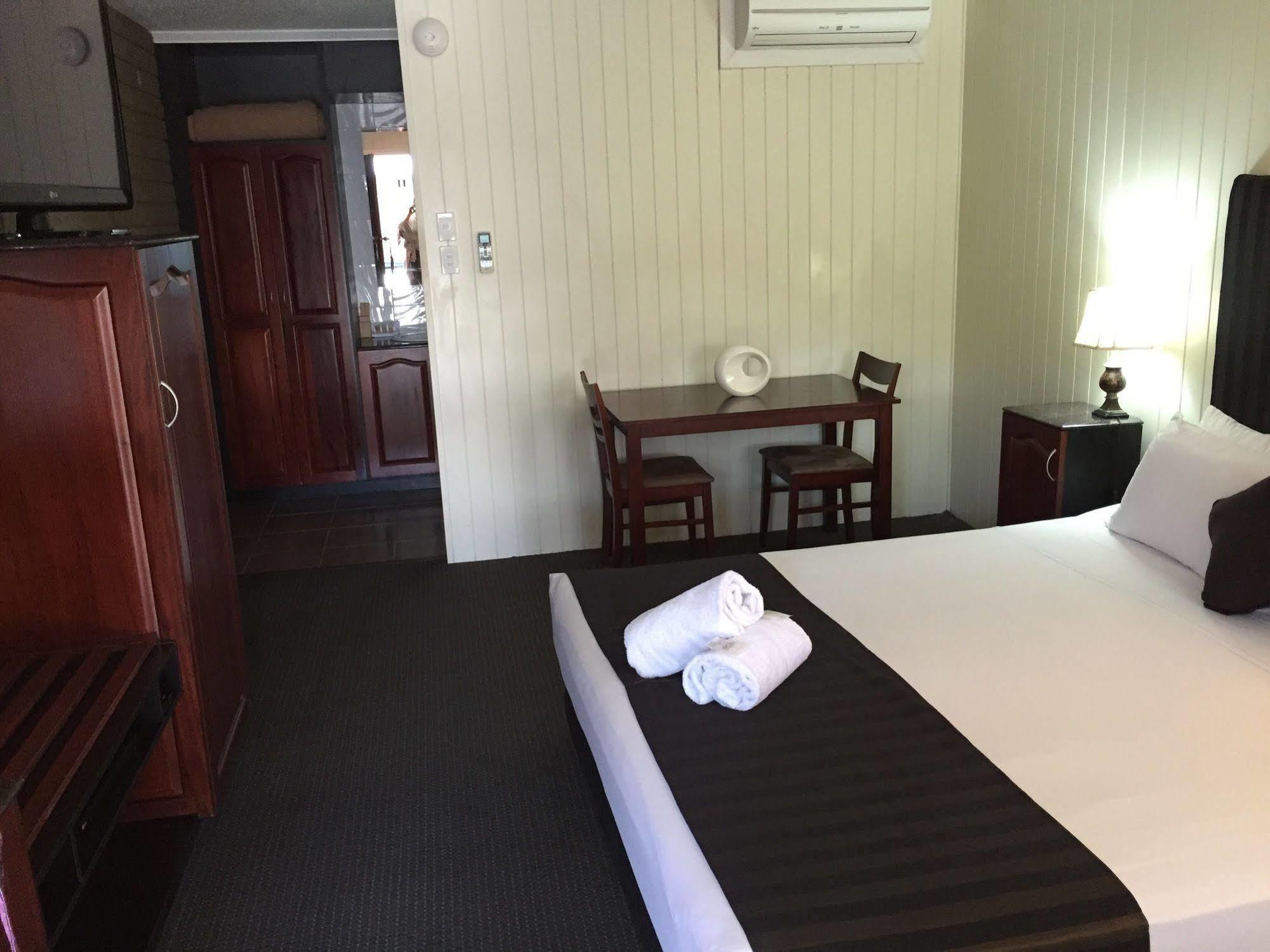 Country Plaza Motor Inn Mackay Eksteriør billede