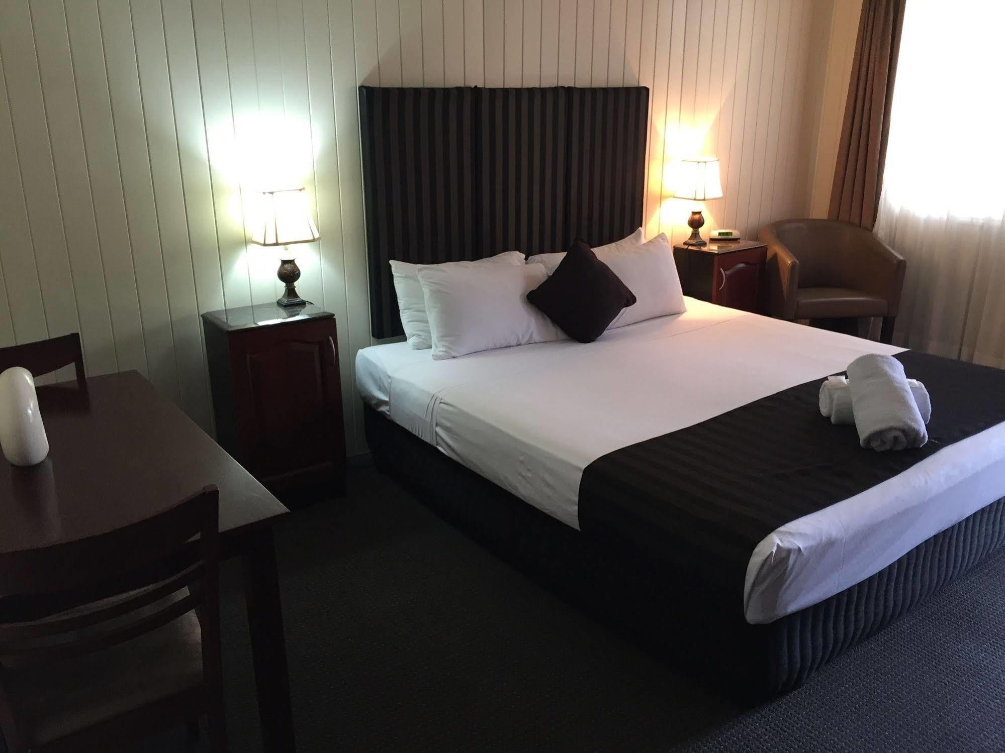 Country Plaza Motor Inn Mackay Eksteriør billede